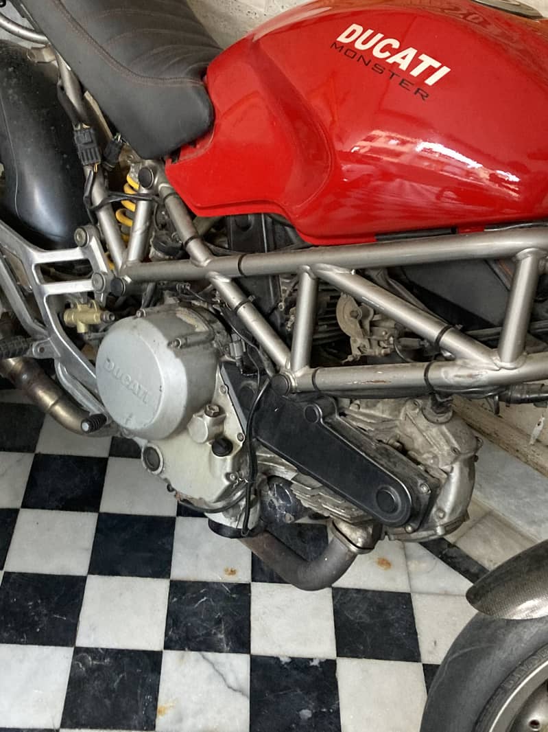 DUCATI MONSTER 2
