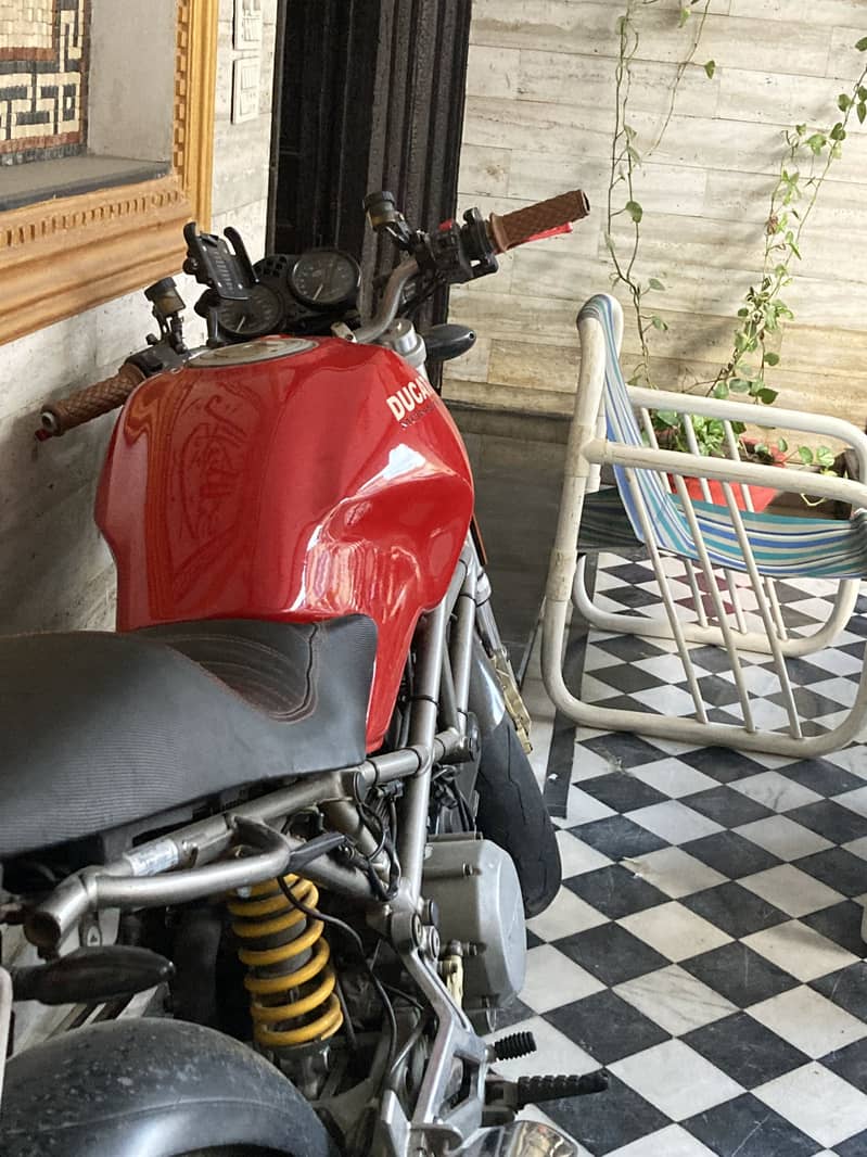 DUCATI MONSTER 6