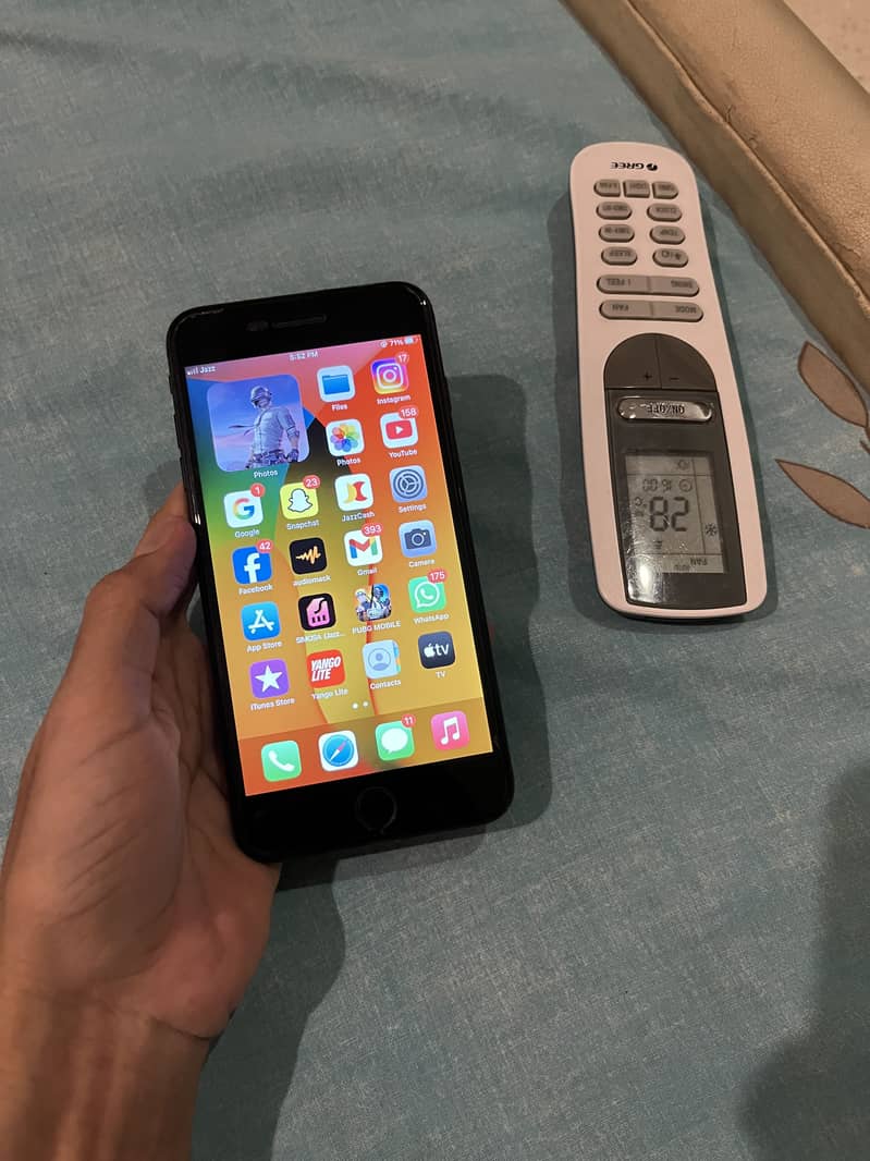 Apple iPhone 7 Plus 0