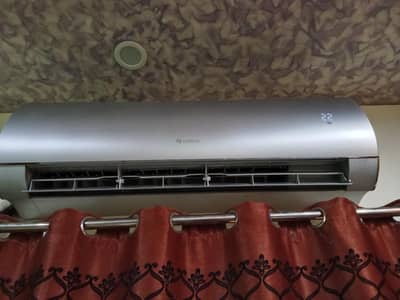 1.5 tan gree inverter ac ha 03059644070
