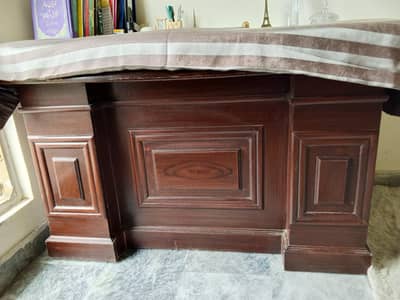 Office table