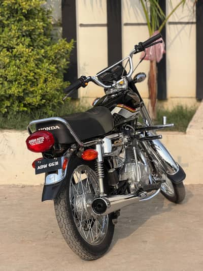 HONDA CG 125 BRAND NEW CONDITION 2021 UPGRADED TO 2026 SELF USED 10/10