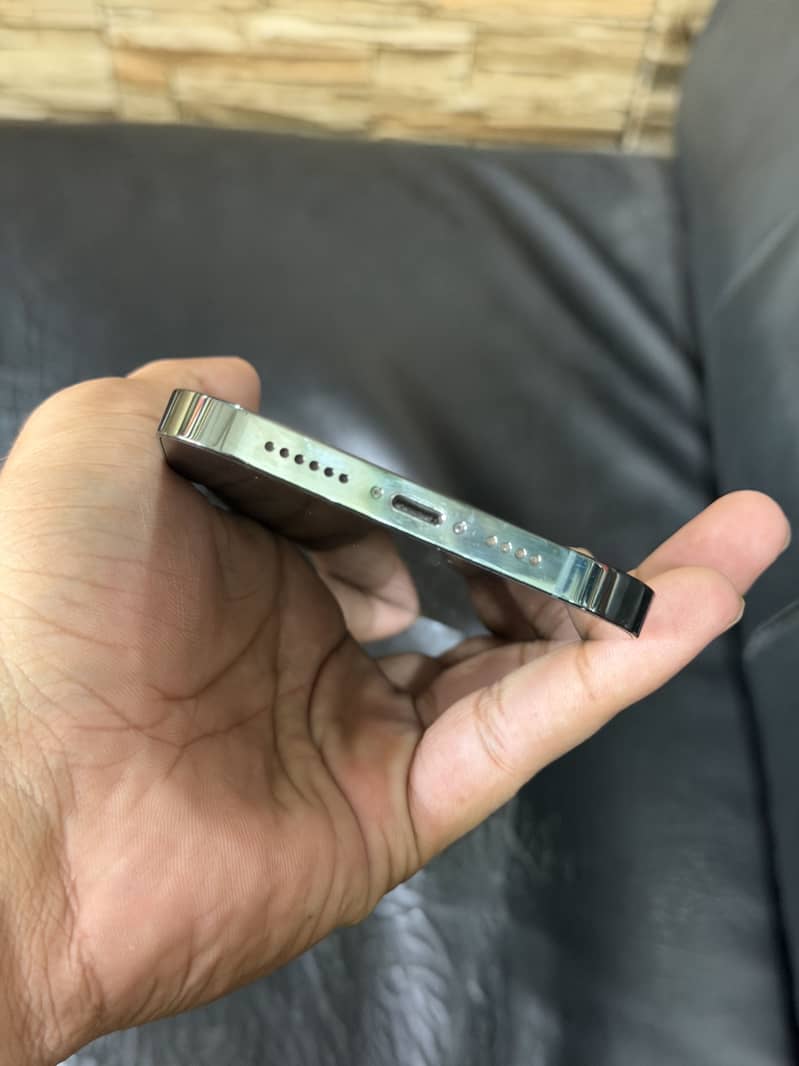 Iphone 13 pro max 4