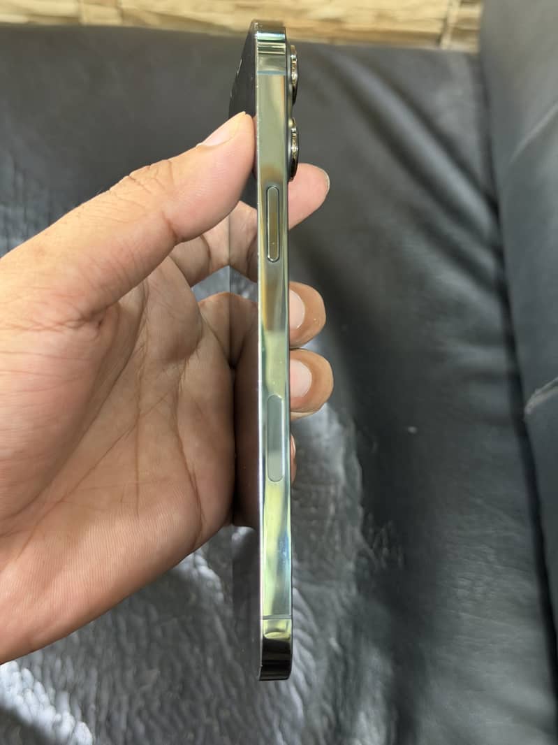 Iphone 13 pro max 5