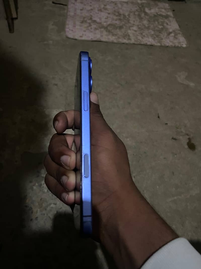 Apple iPhone 16 Plus 1