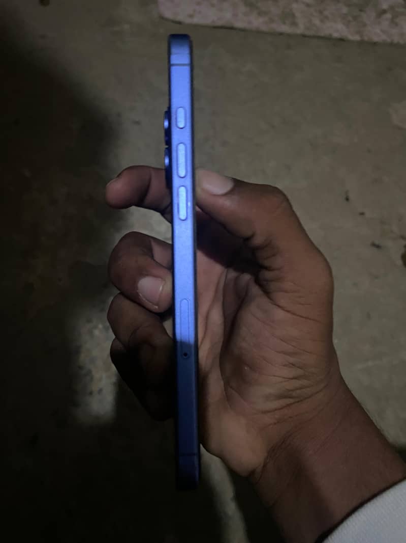 Apple iPhone 16 Plus 3