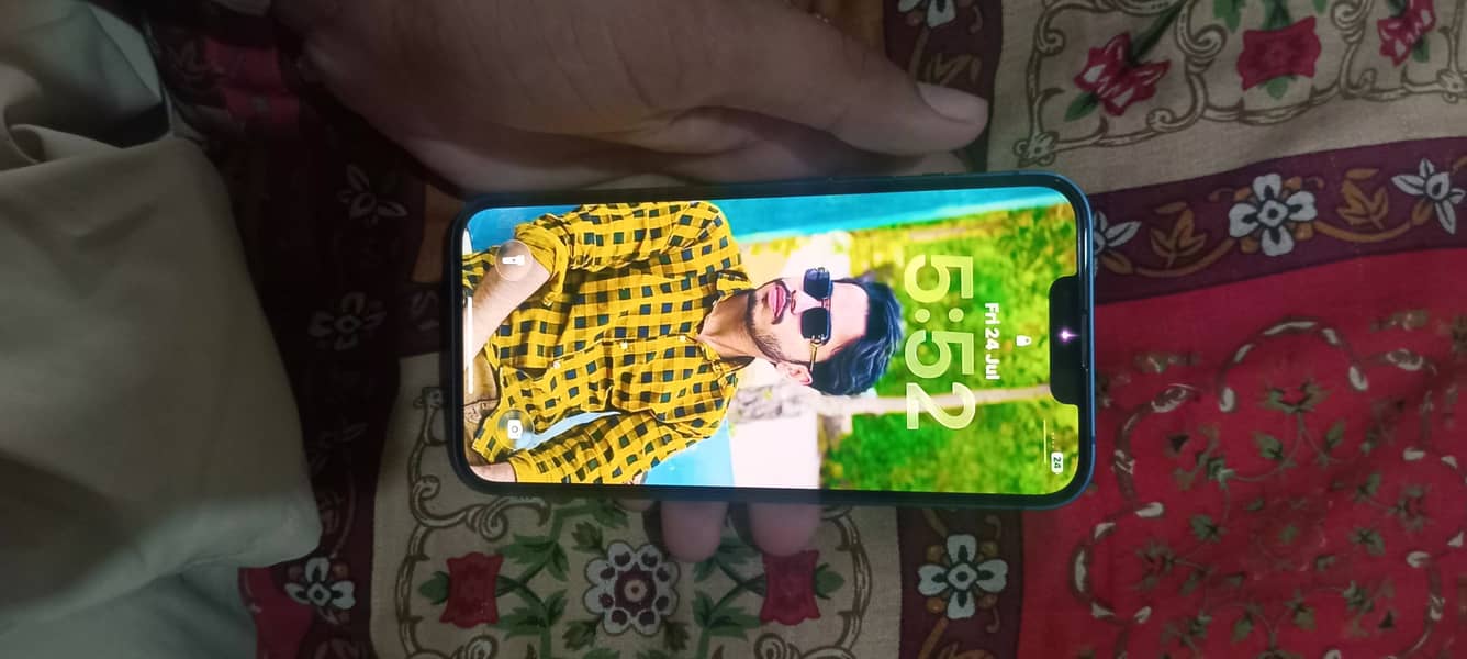 Apple iPhone 13 3