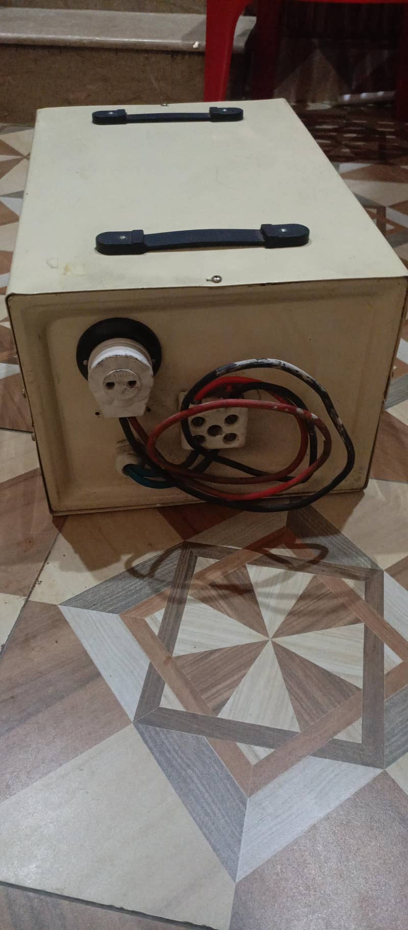 universal Automatic Voltage Stablizer 1