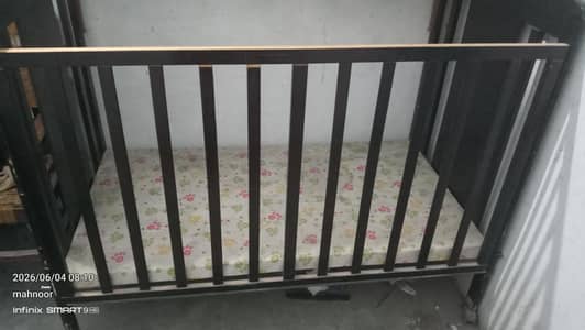 baby wooden cot