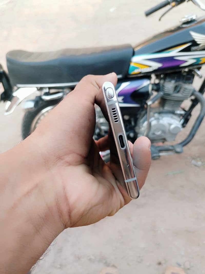 Samsung Mobile Note 10 Plus 3