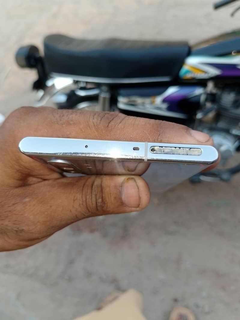 Samsung Mobile Note 10 Plus 4