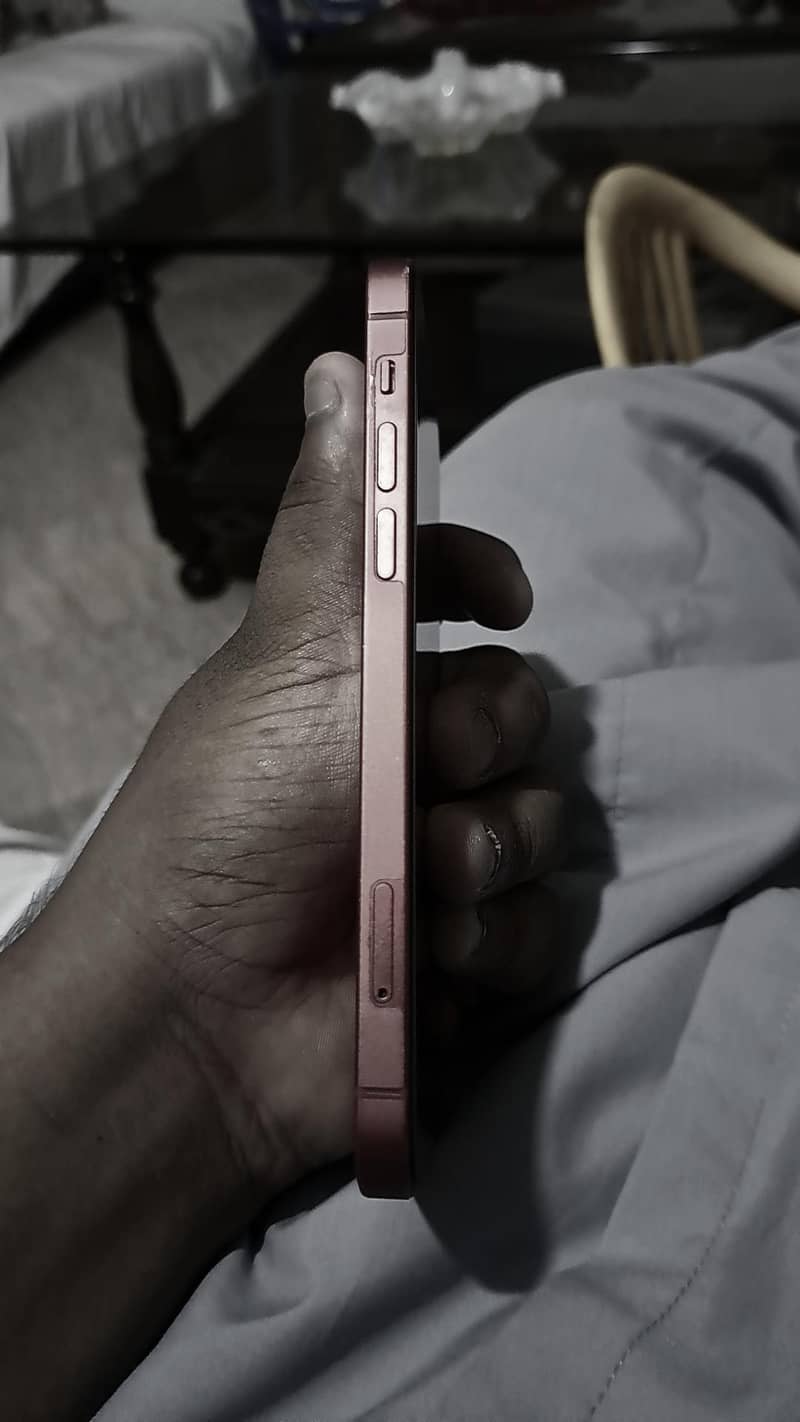 Apple iPhone 12 3