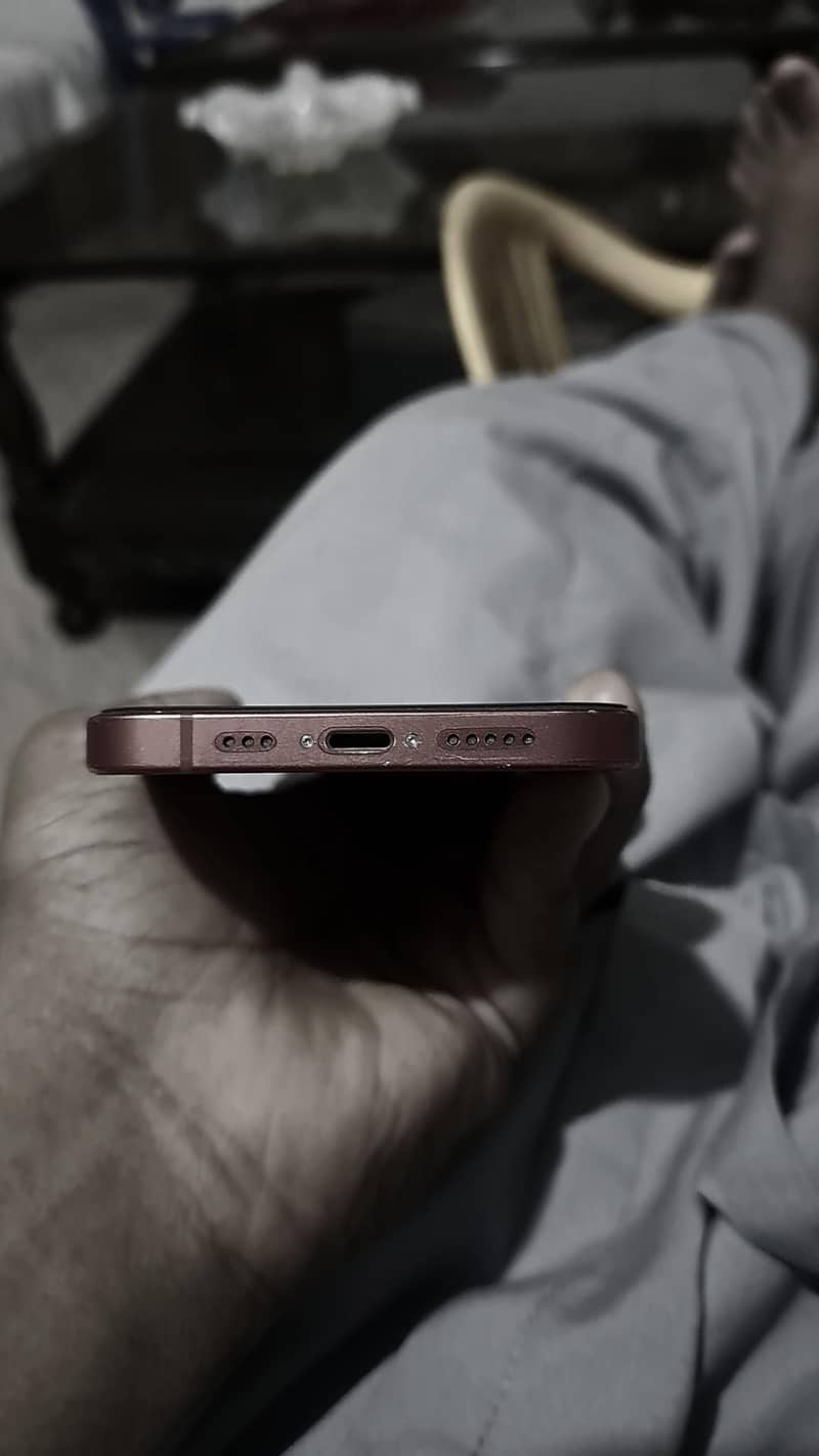 Apple iPhone 12 4