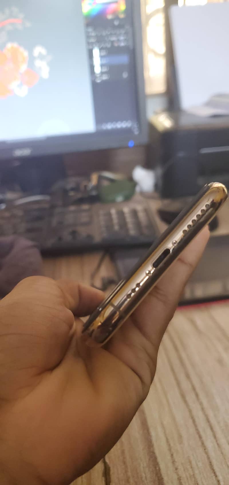 Apple iPhone 11 Pro 1