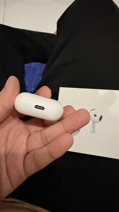 Apple Airpods 4 in Warranty