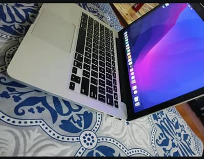 MacBook pro 2015 8gb and 256gb SSD