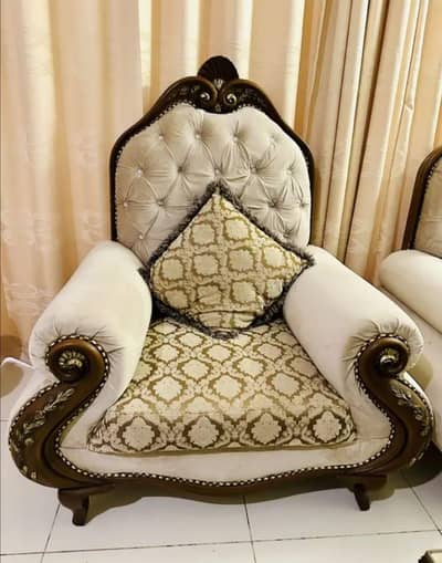seven seater sofa and Table