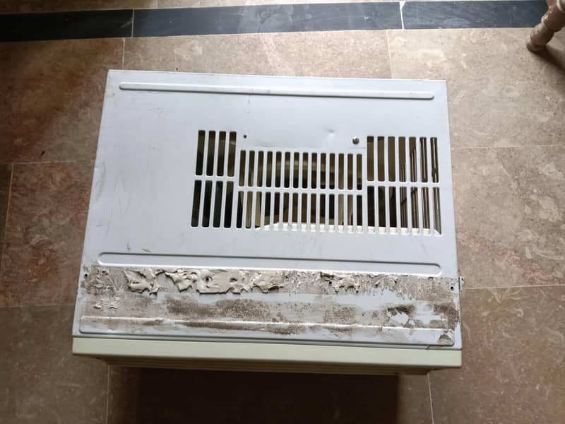 window AC 1
