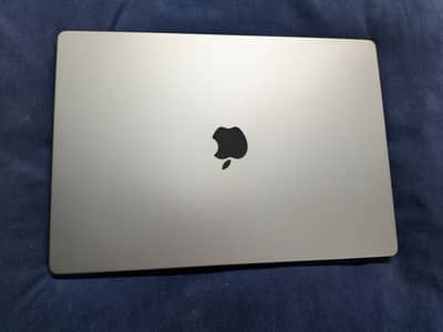 Macbook M1 Pro | 16 Inch | 32 GB | 512 GB | 16 Cores GPU | 100% Health