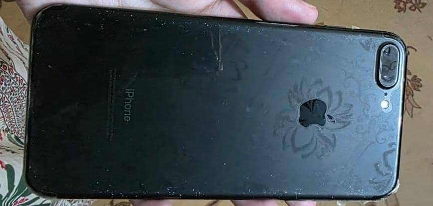 Apple iPhone 7 Plus 4