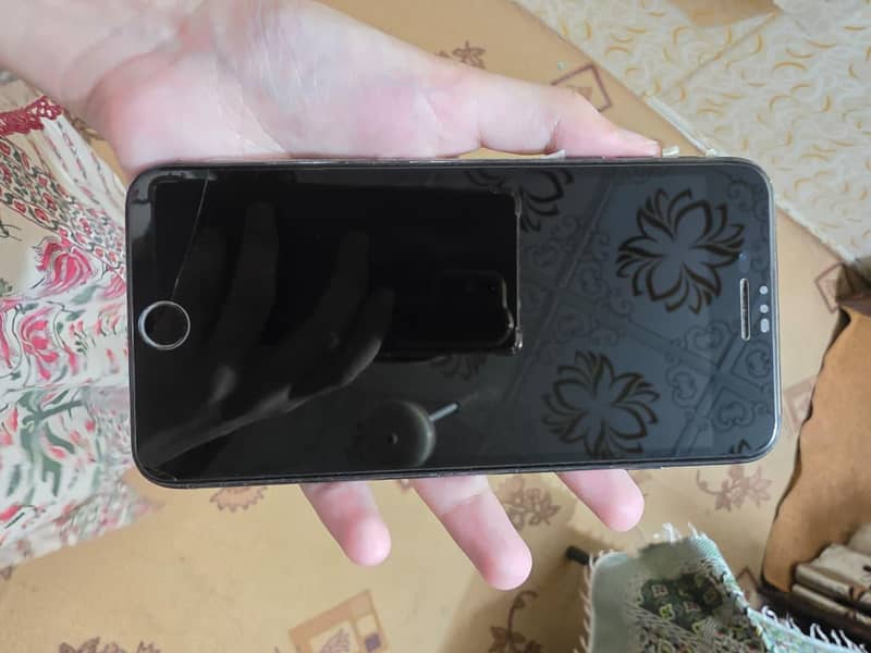 Apple iPhone 7 Plus 6
