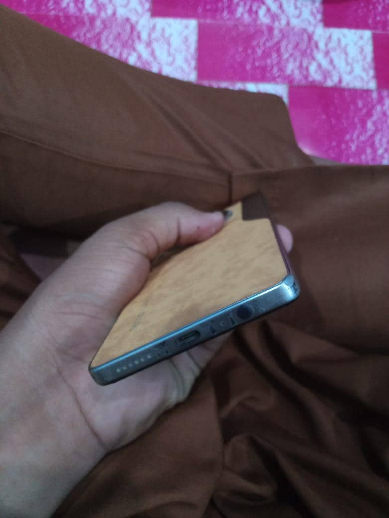Tecno CAMON 30 1