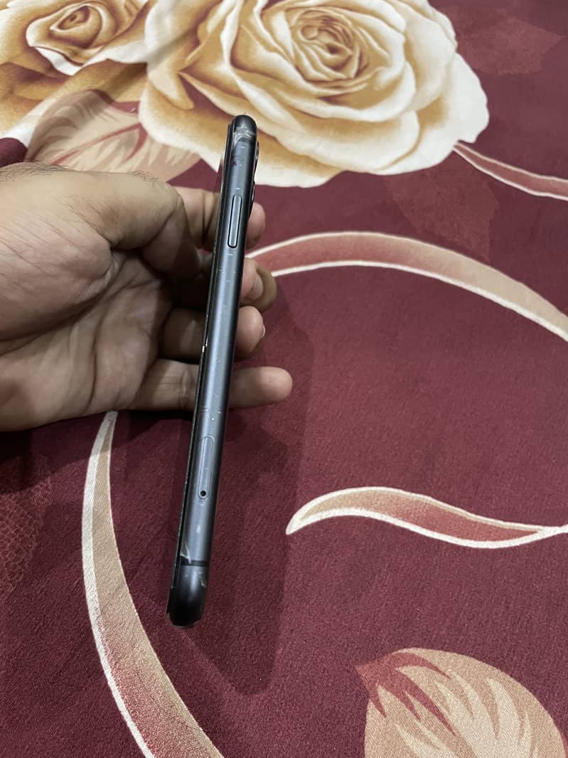 iPhone 11 6