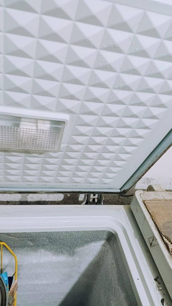 Dawlance Deep Freezer 2