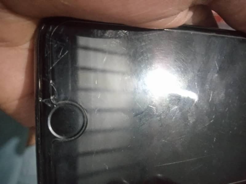 Apple iPhone 8 1