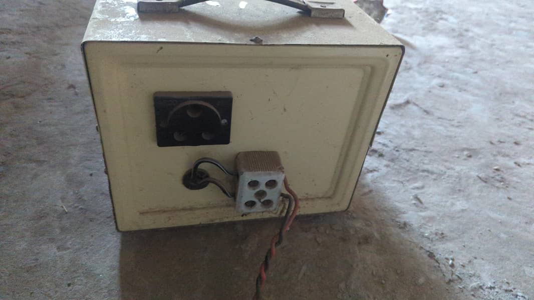 Automatic voltage stabilizer 1