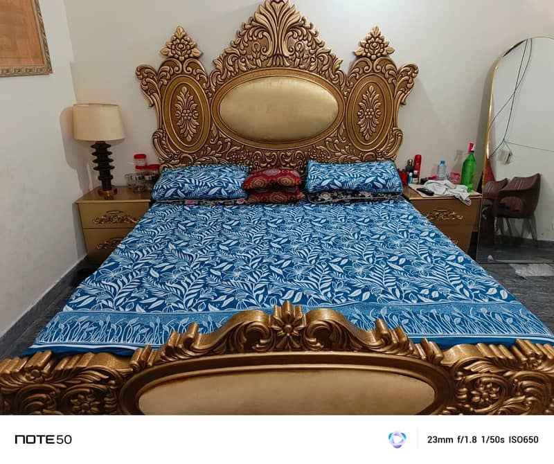 Luxury Bed + Side Table 0