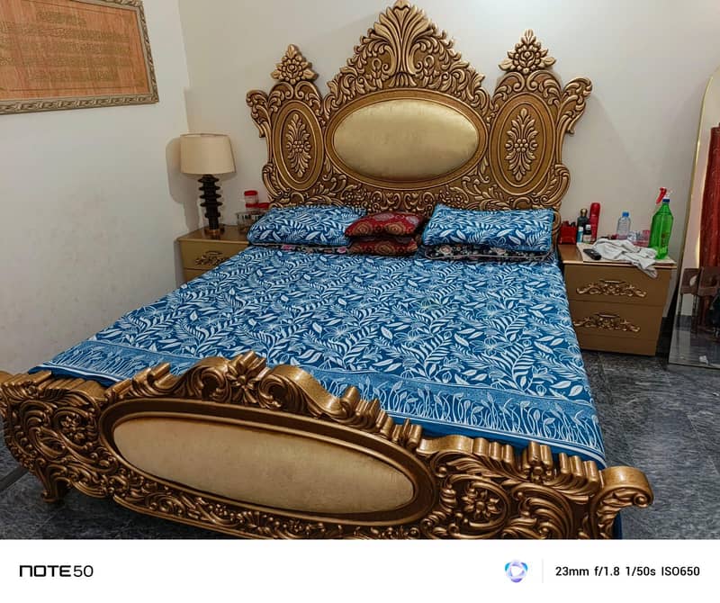 Luxury Bed + Side Table 1