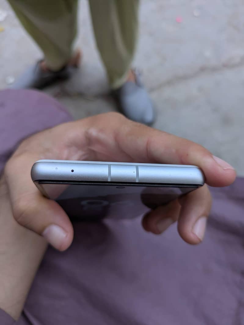 Google Pixel 7a 4