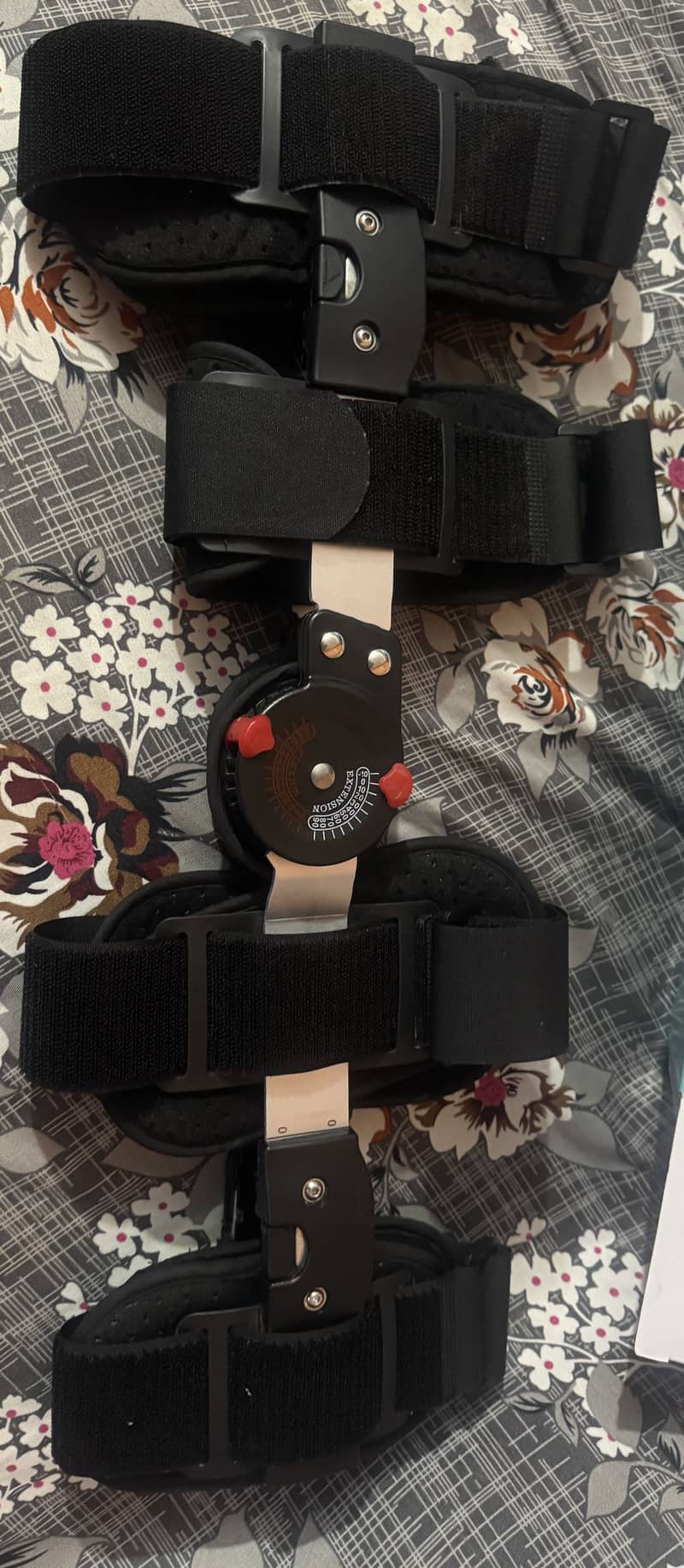 Hinge Knee Brace 2