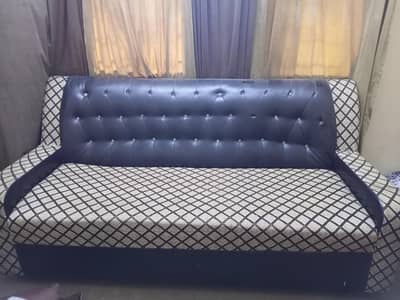 Bring the whole family together with this cozy, stylish 7-seater sofa