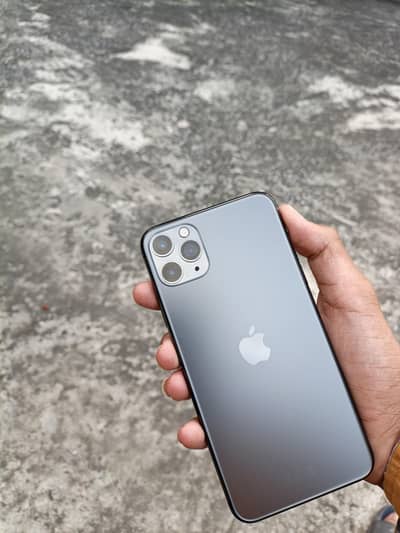 Apple iPhone 11 Pro Max.  factory unlocke
