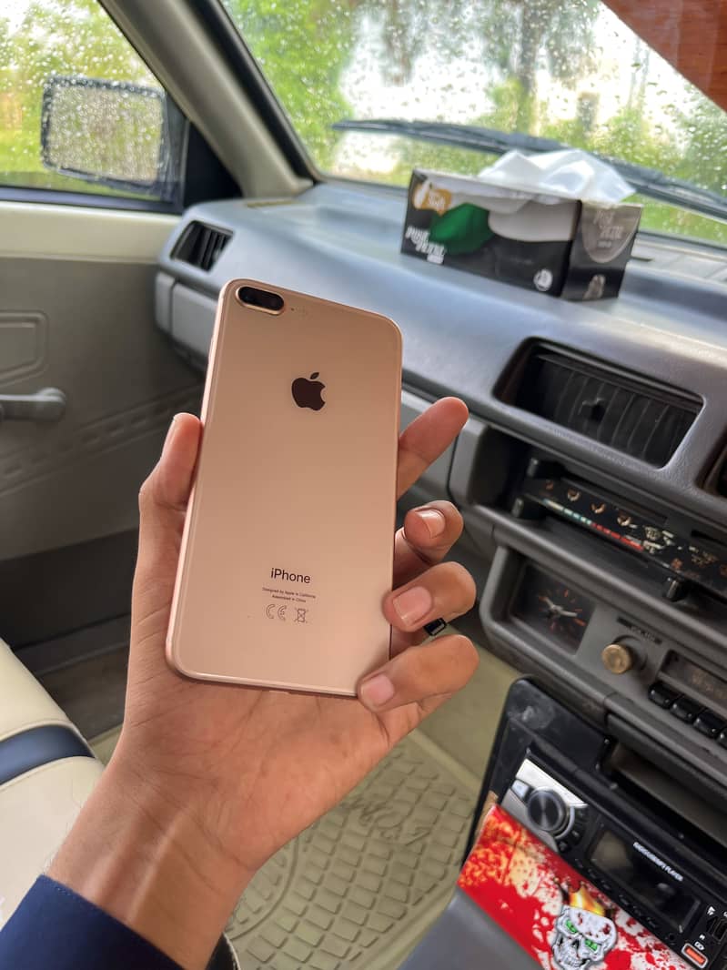 iPhone 8+ 1