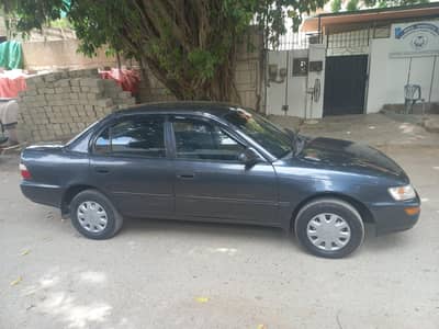 Toyota Corolla indus XE 2000