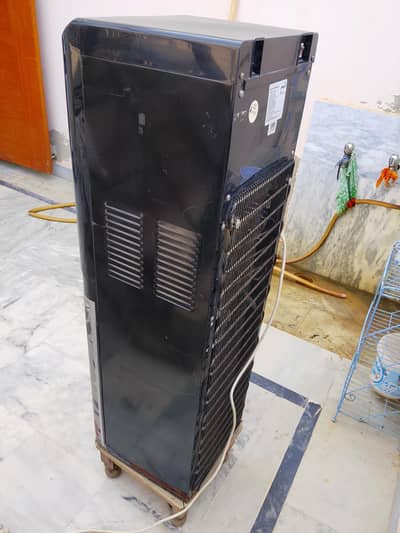 Water Dispenser