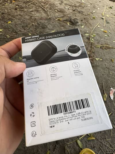 Esr hybrid case airbods
