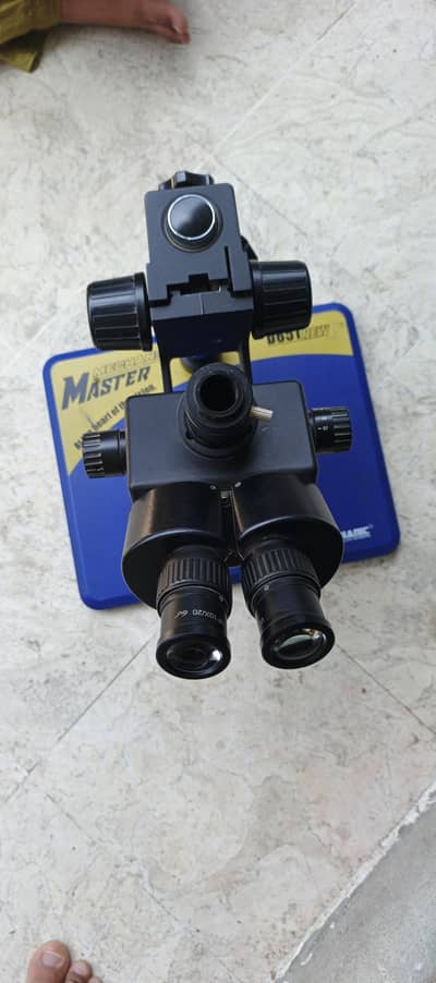 Microscope