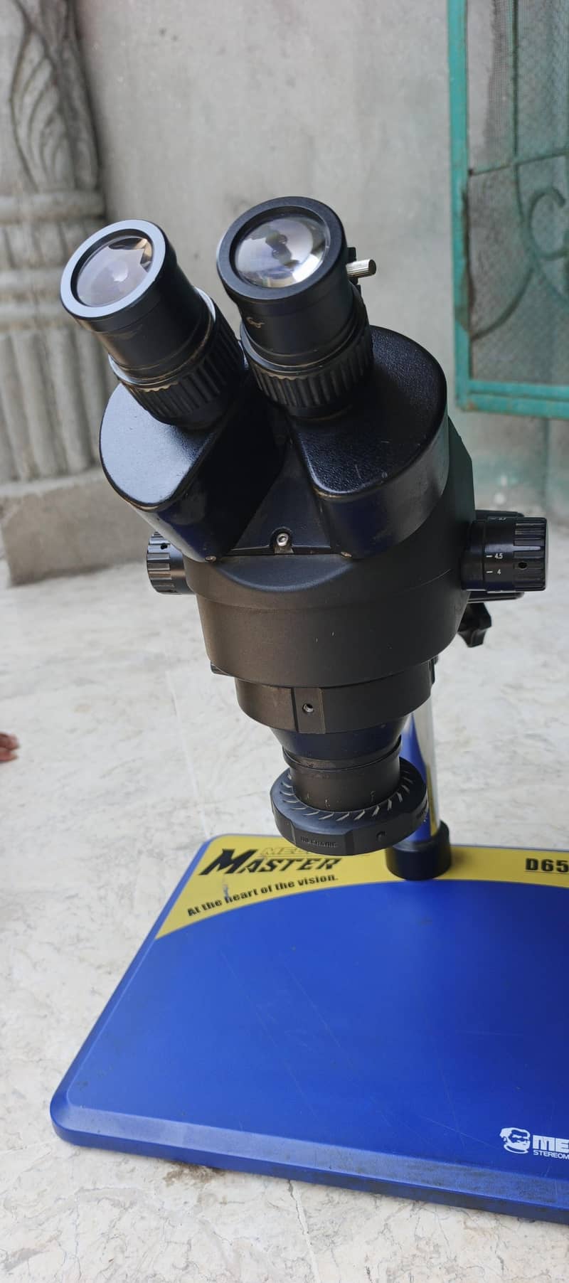 Microscope 2