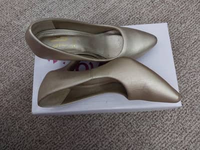 golden shoes