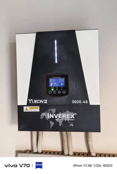 Inverex youkon II 5.6Kw Hybrid inverter