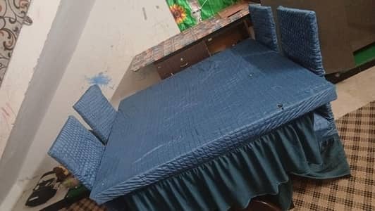 4 chair daining table with iner caram bord game