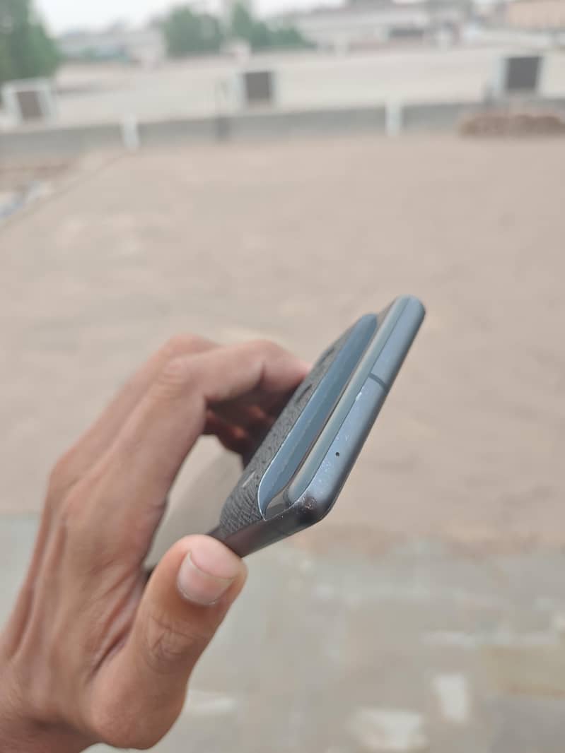Google Pixel 7 4