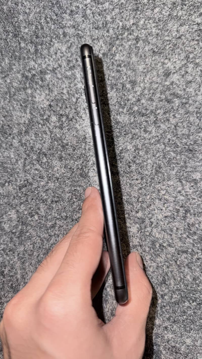 Apple iPhone 8 Plus 3