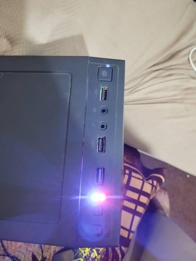 AMD MINI GAMIMG PC 4