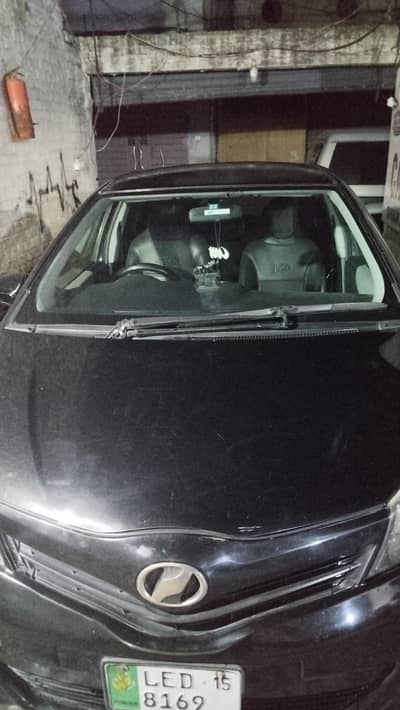 Toyota Vitz 2015