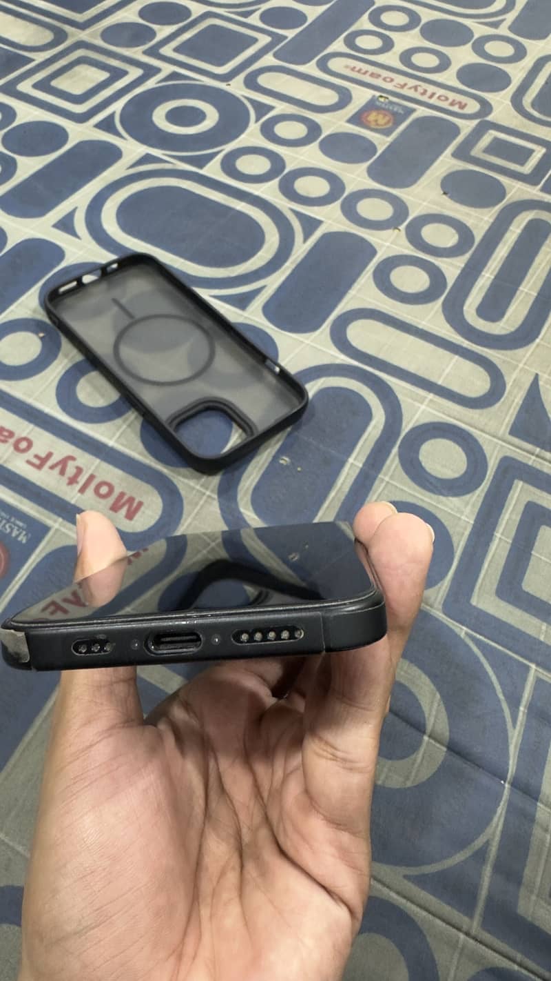 Apple iPhone 15 3